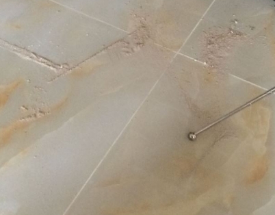 保德瓷砖空鼓维修公司分享粘合剂选择不当在瓷砖铺贴过程中可能导致以下问题